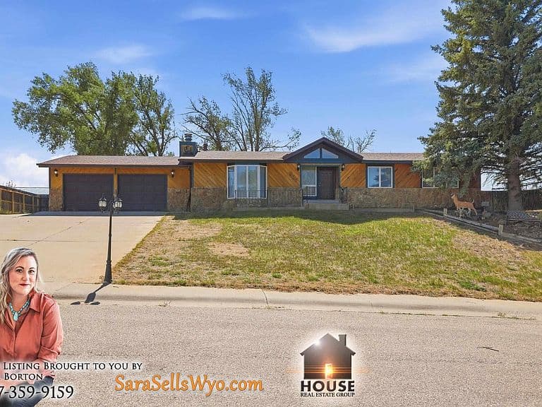 865 W Deer St photo 1