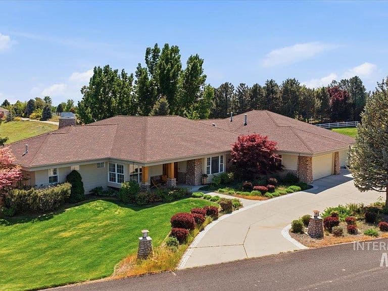 9547 W Golden View Dr photo 3