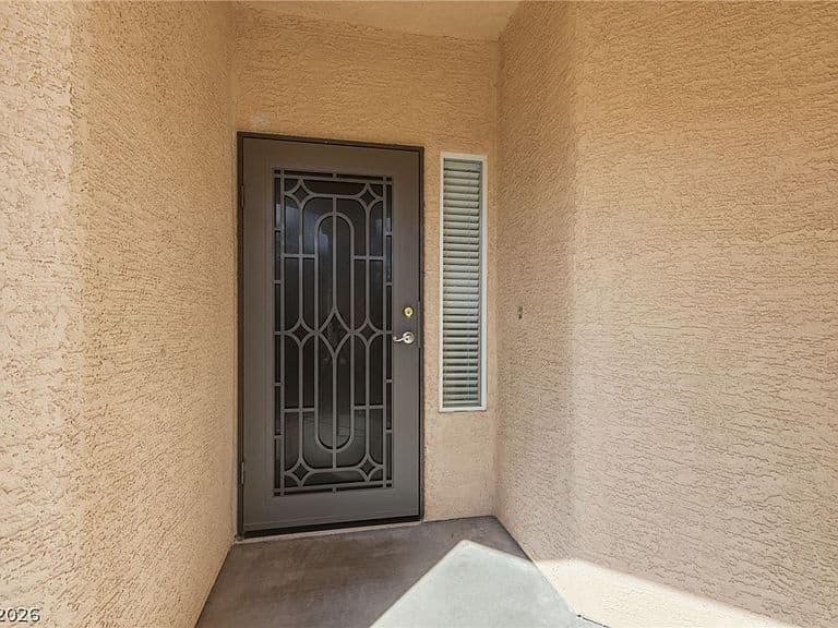7909 Pinnochio Ave photo 4
