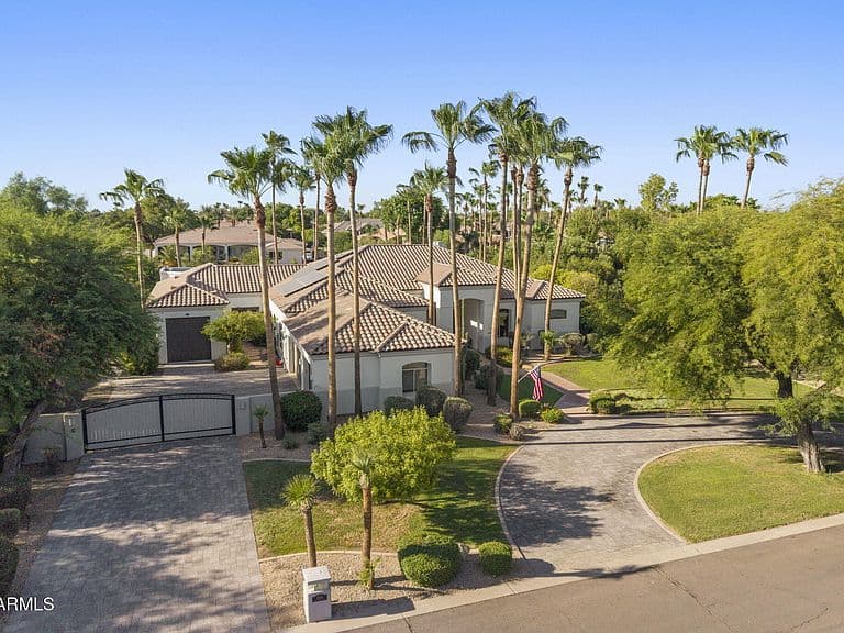 2656 E Taurus Place photo 2