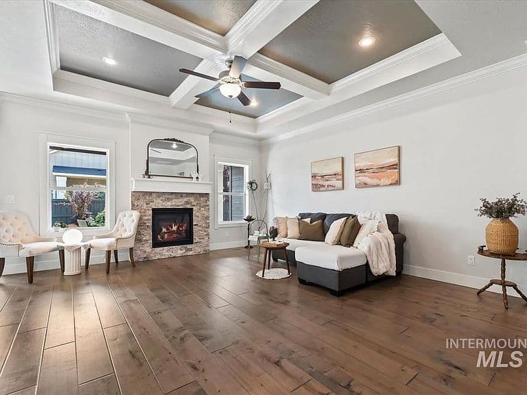 3345 E Mardia St photo 5