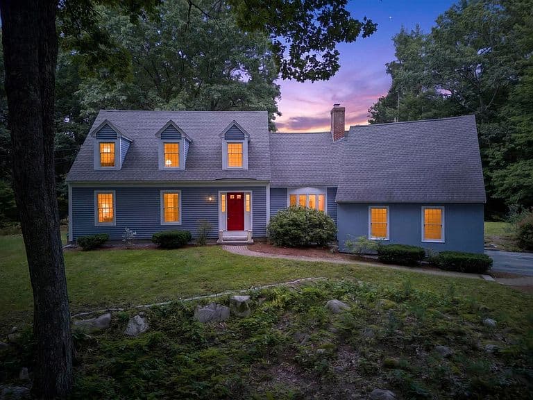 14 Fieldstone Drive photo 1