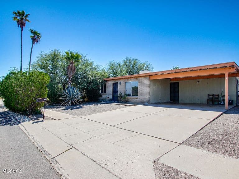 3407 W Sophia St photo 1