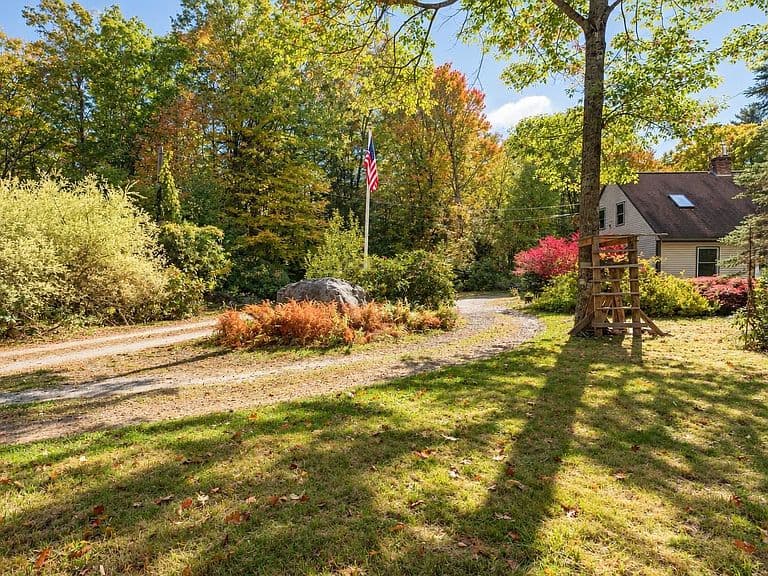 442 Royalston Road photo 5