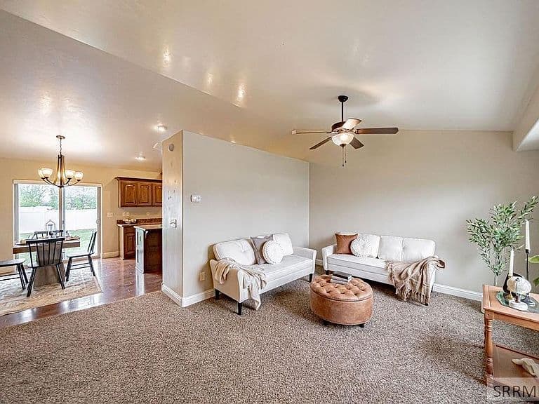 3750 E Ridgeland Dr photo 5