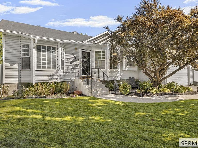 1154 Caysie Cir photo 4