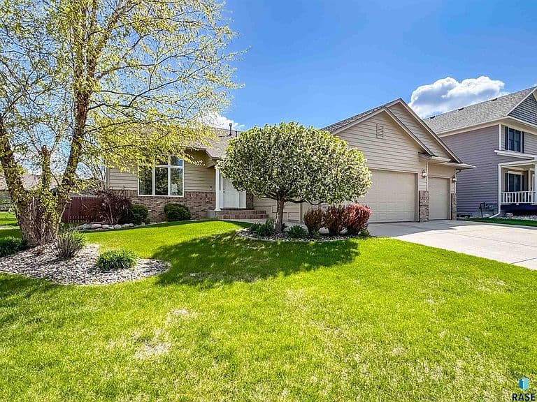 3144 S Newcastle Ct photo 1