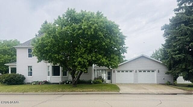 811 4th Ave photo 4