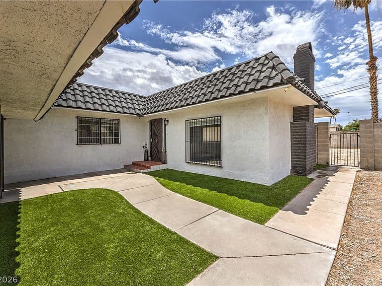 3811 Tumbleweed Ave photo 4