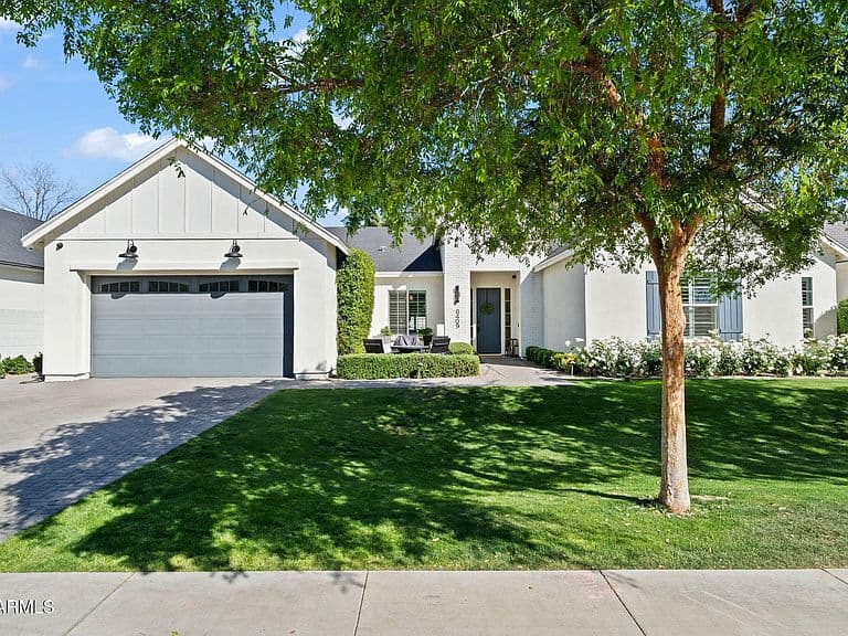 8409 N DILLER GROVE Lane photo 1