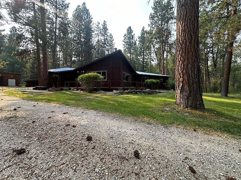 725 Bobcat Ln photo 3