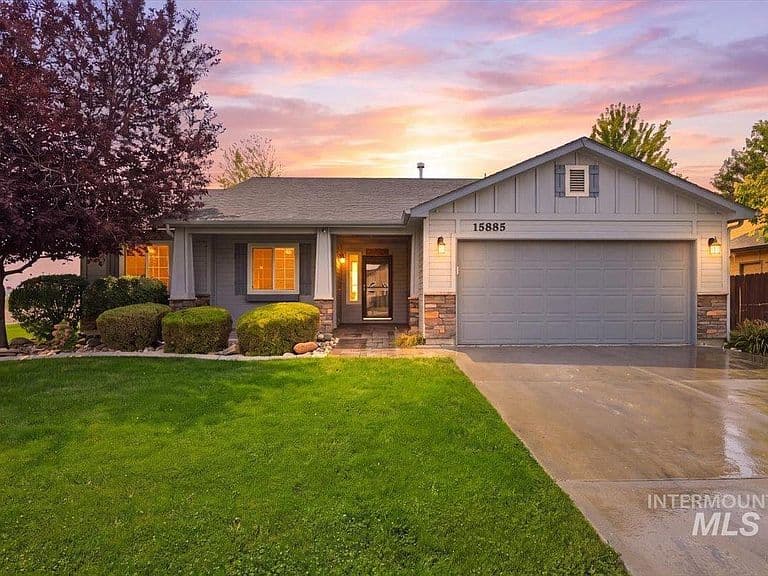 15885 Granite Peak Ave photo 2