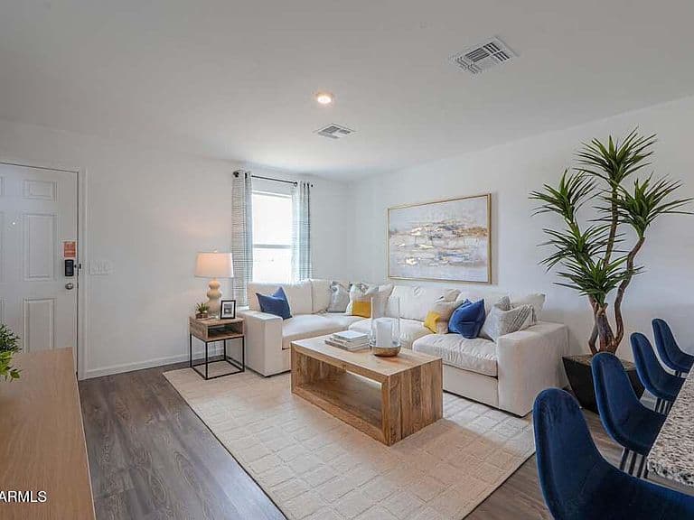 327 W PARK VIEW Lane photo 5