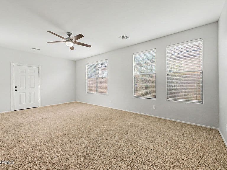 2286 E OMEGA Drive photo 4
