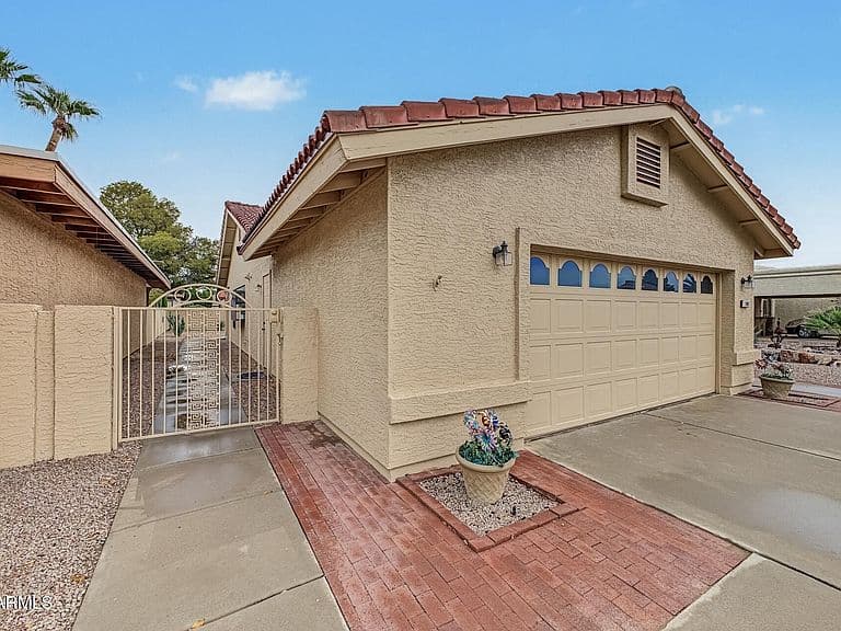 26611 S SNEAD Drive photo 3