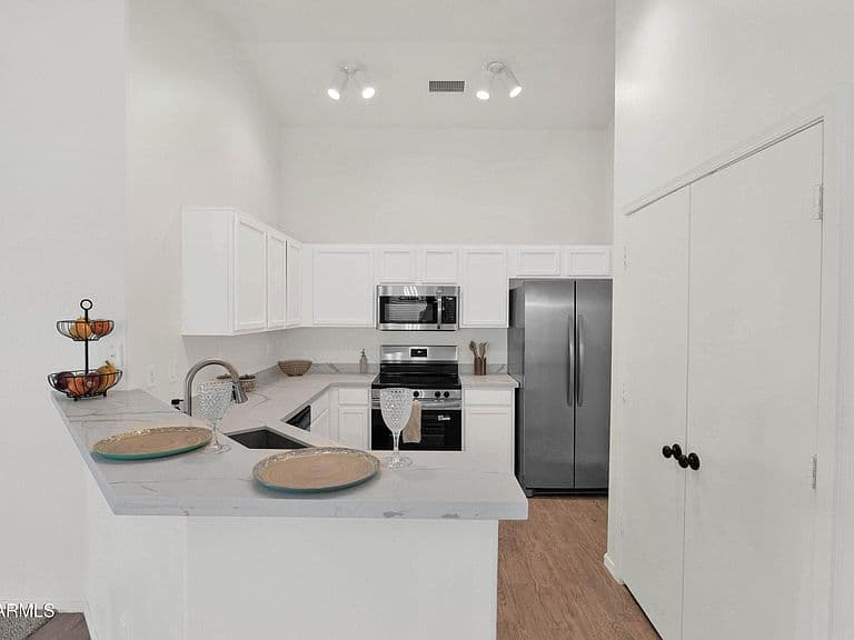 10215 E KIVA Avenue photo 4
