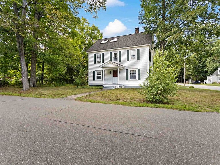29 Roger Avenue photo 3