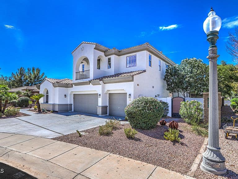 780 W VERBENA Lane photo 3