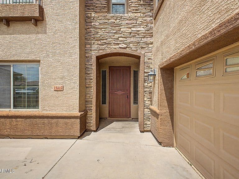 15212 W JACKSON Street photo 5