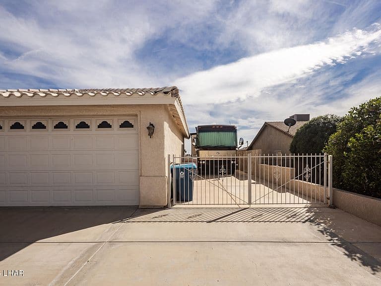 3772 Comet Dr photo 4