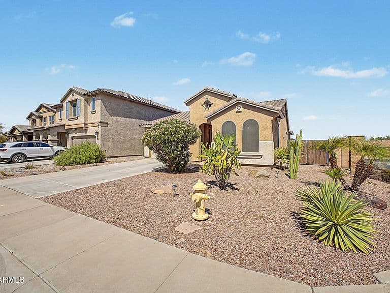 41680 W ELM Drive photo 3