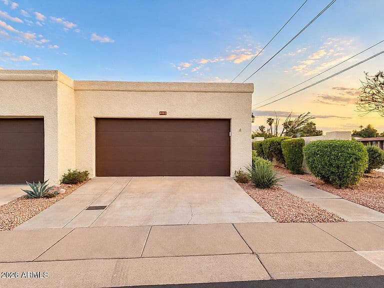4001 E LUPINE Avenue photo 2