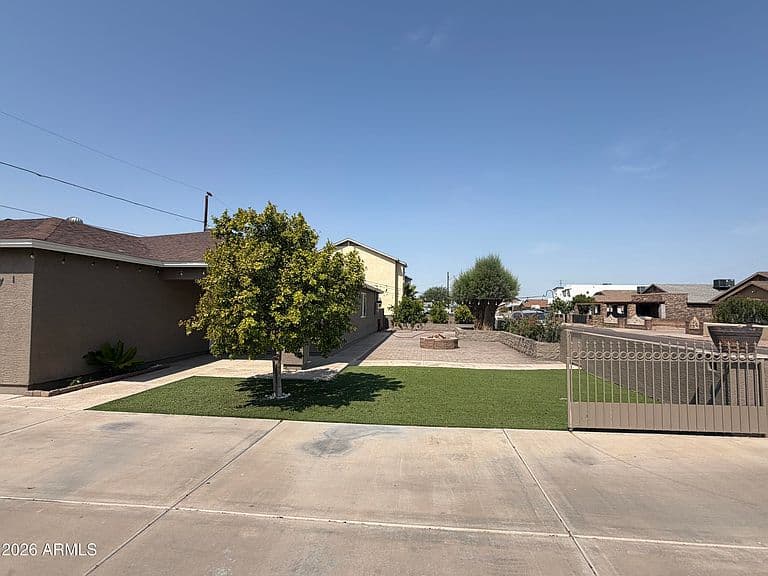 1309 W Apache Street photo 3