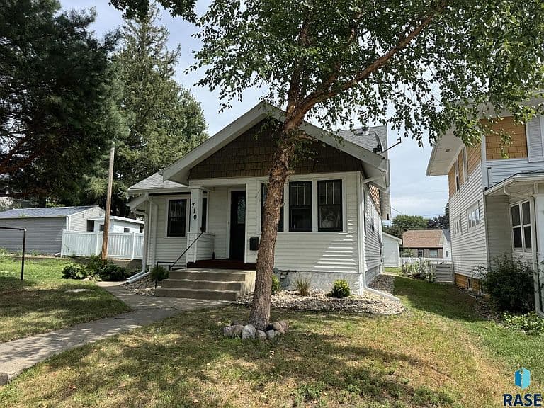 710 S Grange Ave photo 3