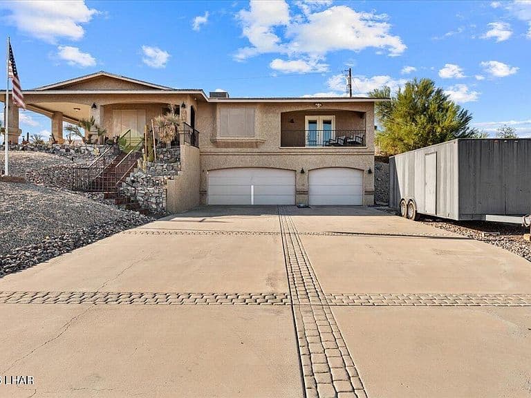 2063 Rainbow Ave N photo 5