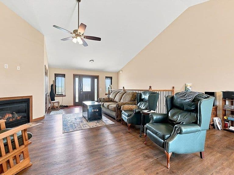 7714 Duke Pkwy photo 4