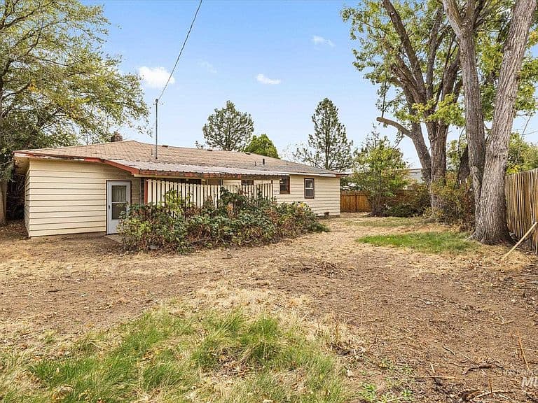 7609 W Cambridge Dr photo 4