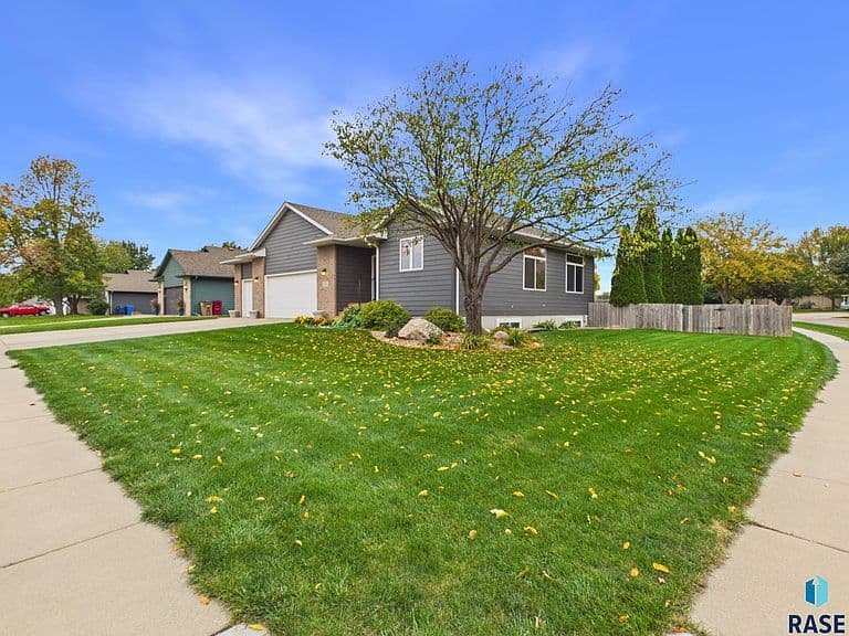 1701 S Paisley Ln photo 2