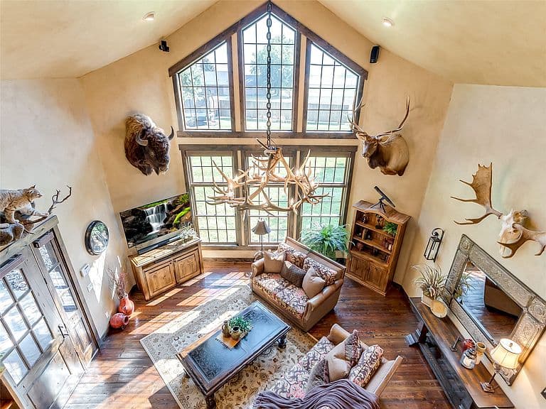 556 Windy Acres Dr photo 4