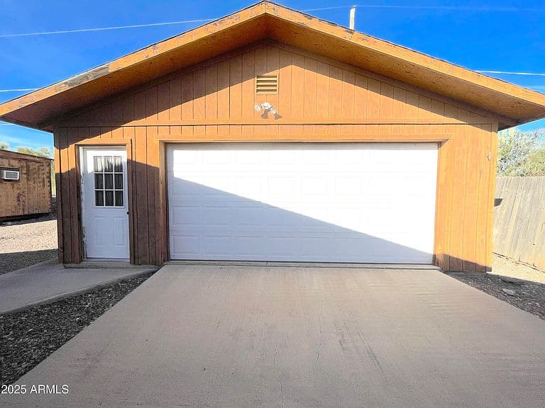 68 E DONNA Drive photo 3