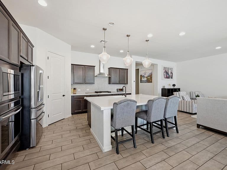 16392 W MADISON Street photo 2