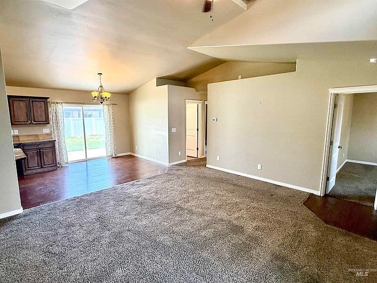 2619 Yukon Trl photo 4