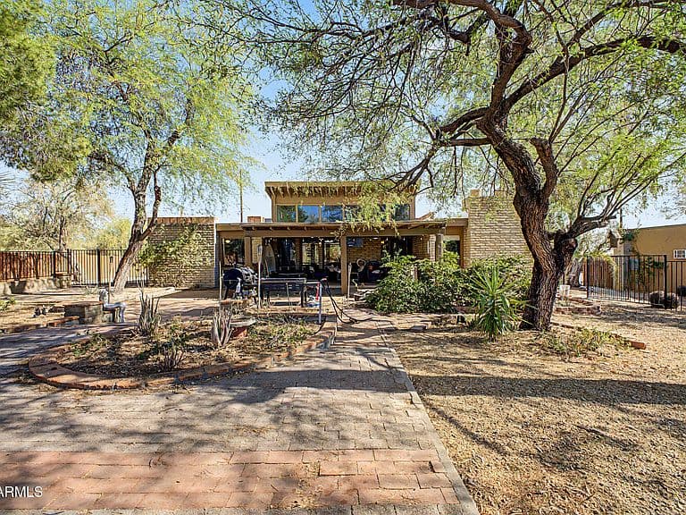 6510 E DIXILETA Drive photo 1