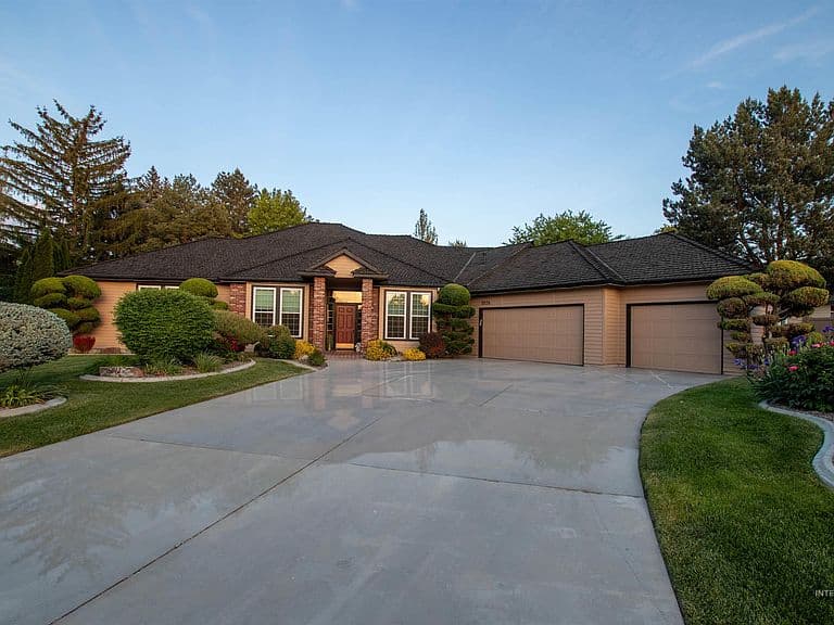 5026 N Greyloch Way photo 1