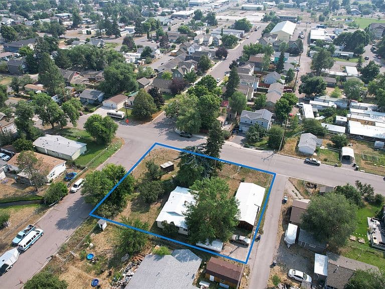 2135 Schilling St photo 2