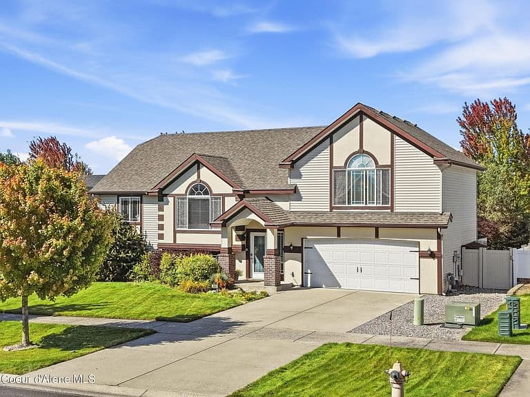 1484 E Bobwhite Ln photo 1