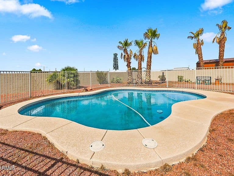 24136 W BLUE SKY Drive photo 5