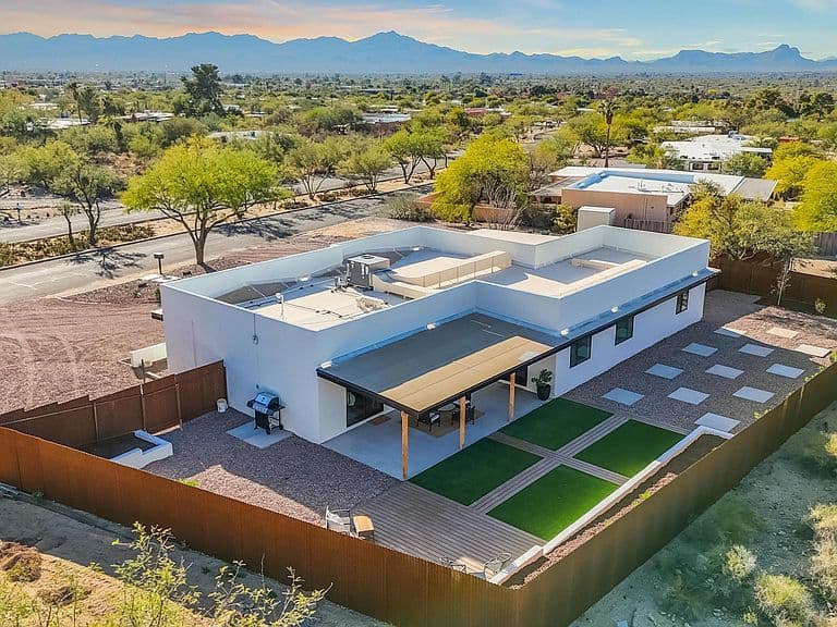 345 E Catalina Shadows Blvd photo 2