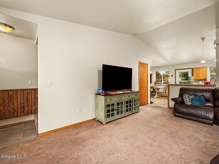 5938 W New Hampshire St photo 4