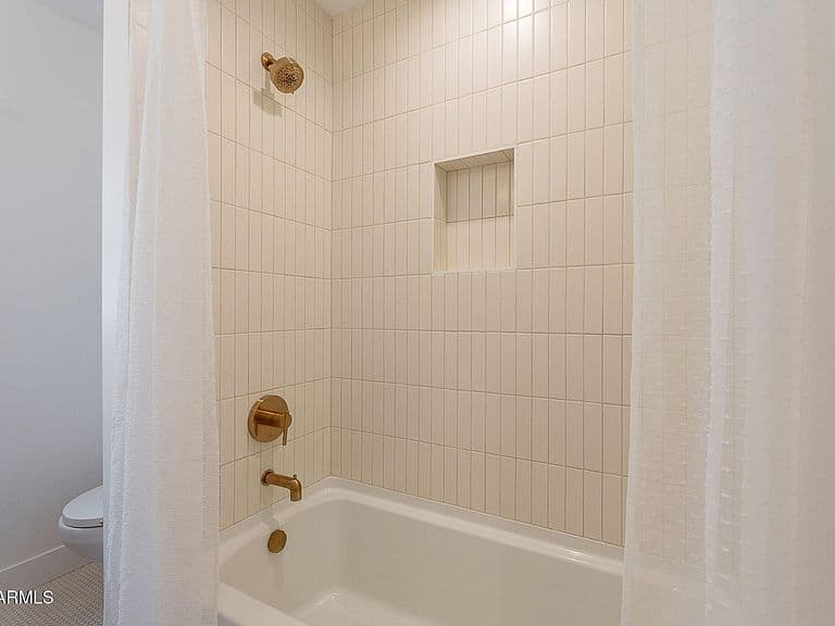 502 E OSBORN Road photo 5
