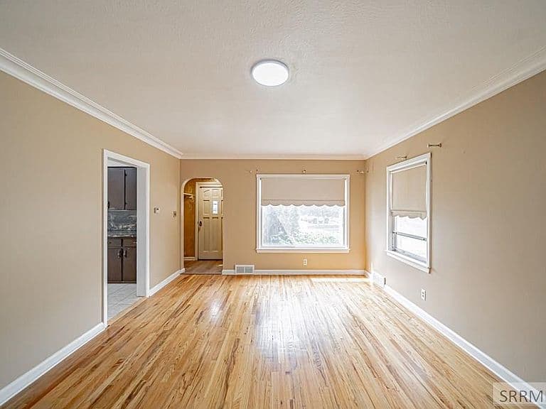 475 5th St photo 3