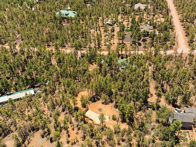 1862 Maryanne Rd photo 3
