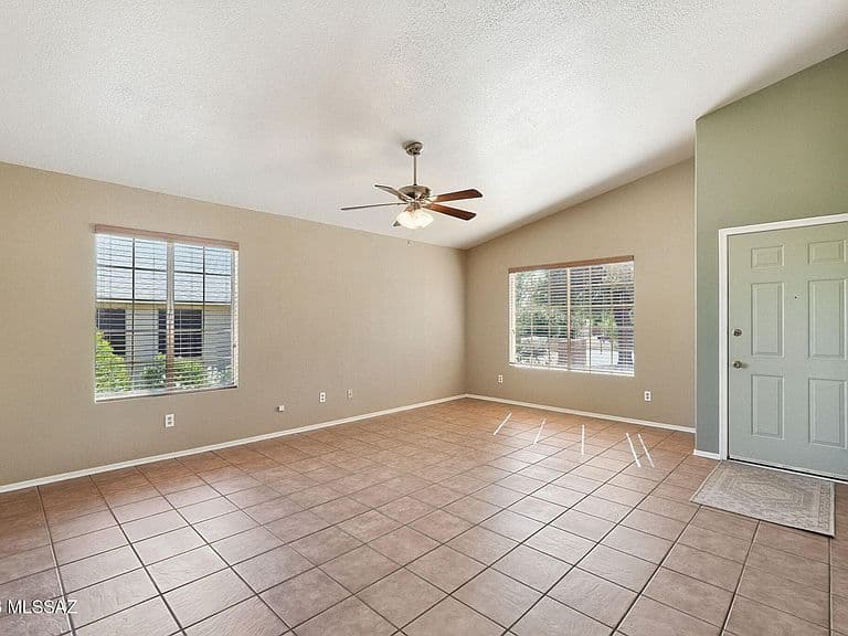 1578 W Camino Acierto photo 3