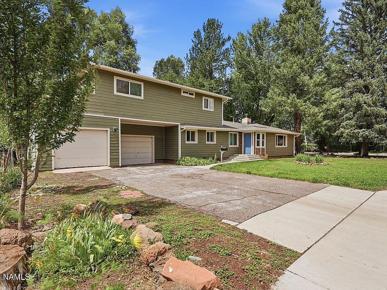 1123 N Navajo Dr photo 3