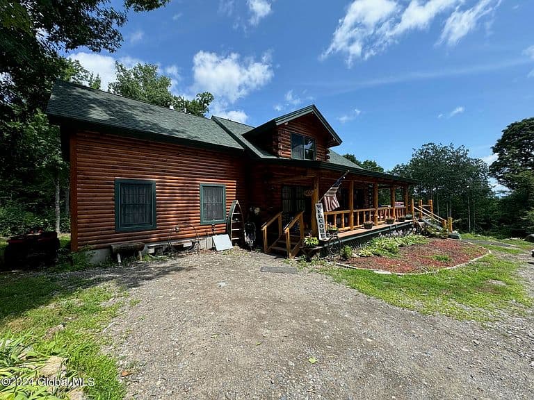 75 Forest Way photo 4
