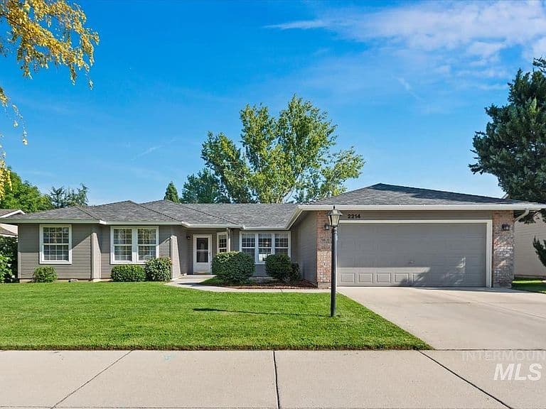 2214 E Katelyn Dr photo 1